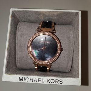 Michael Kors 🔥🔥HOST PICK🔥🔥ladies watch
